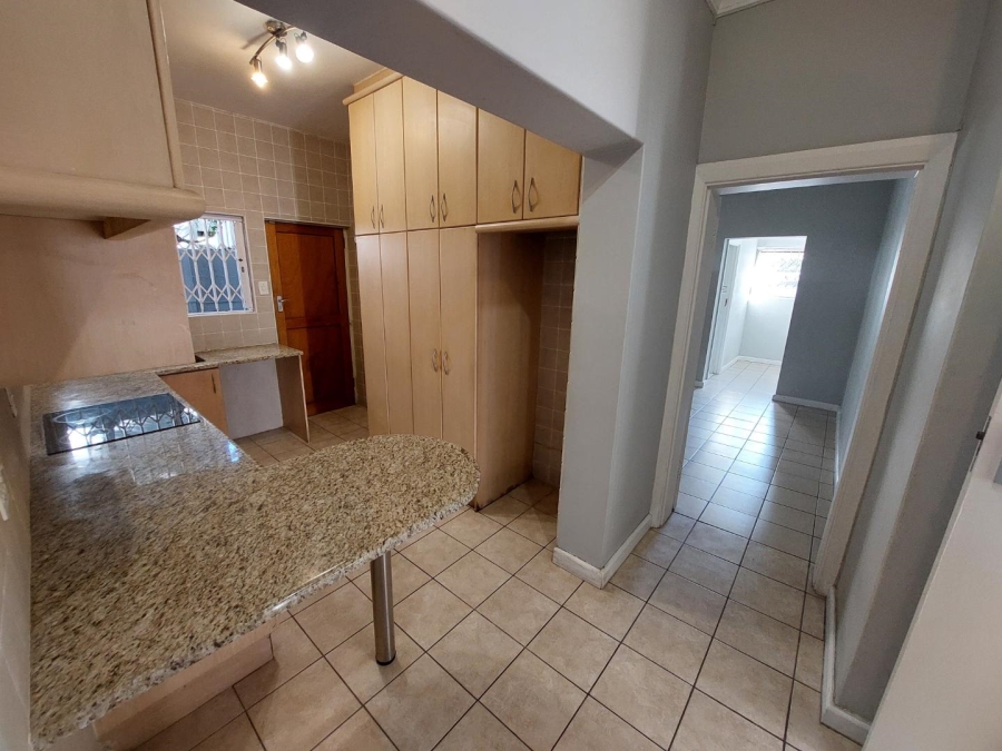 To Let 4 Bedroom Property for Rent in Claremont Western Cape